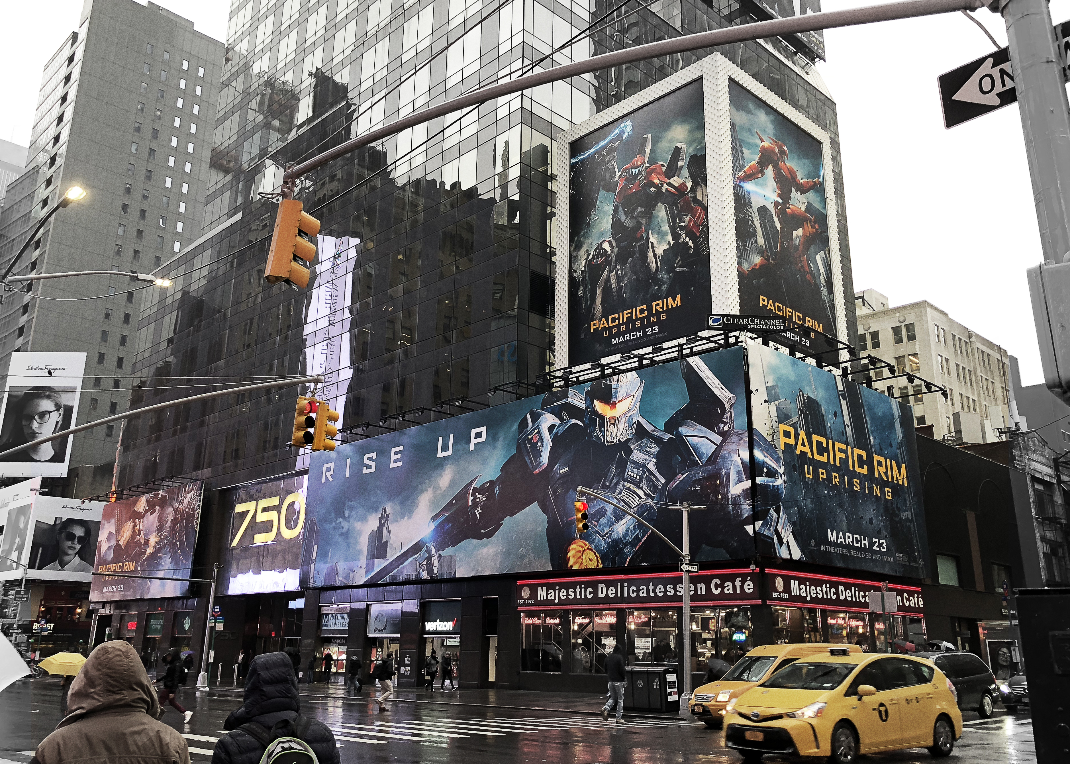 5-panel billboards for Pacific Rim: Uprising placed on the corner of a building